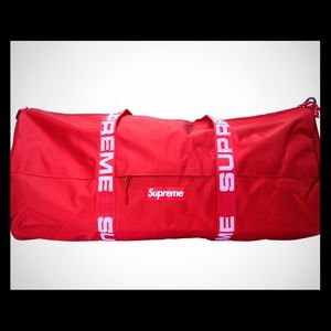 Supreme duffle bag
